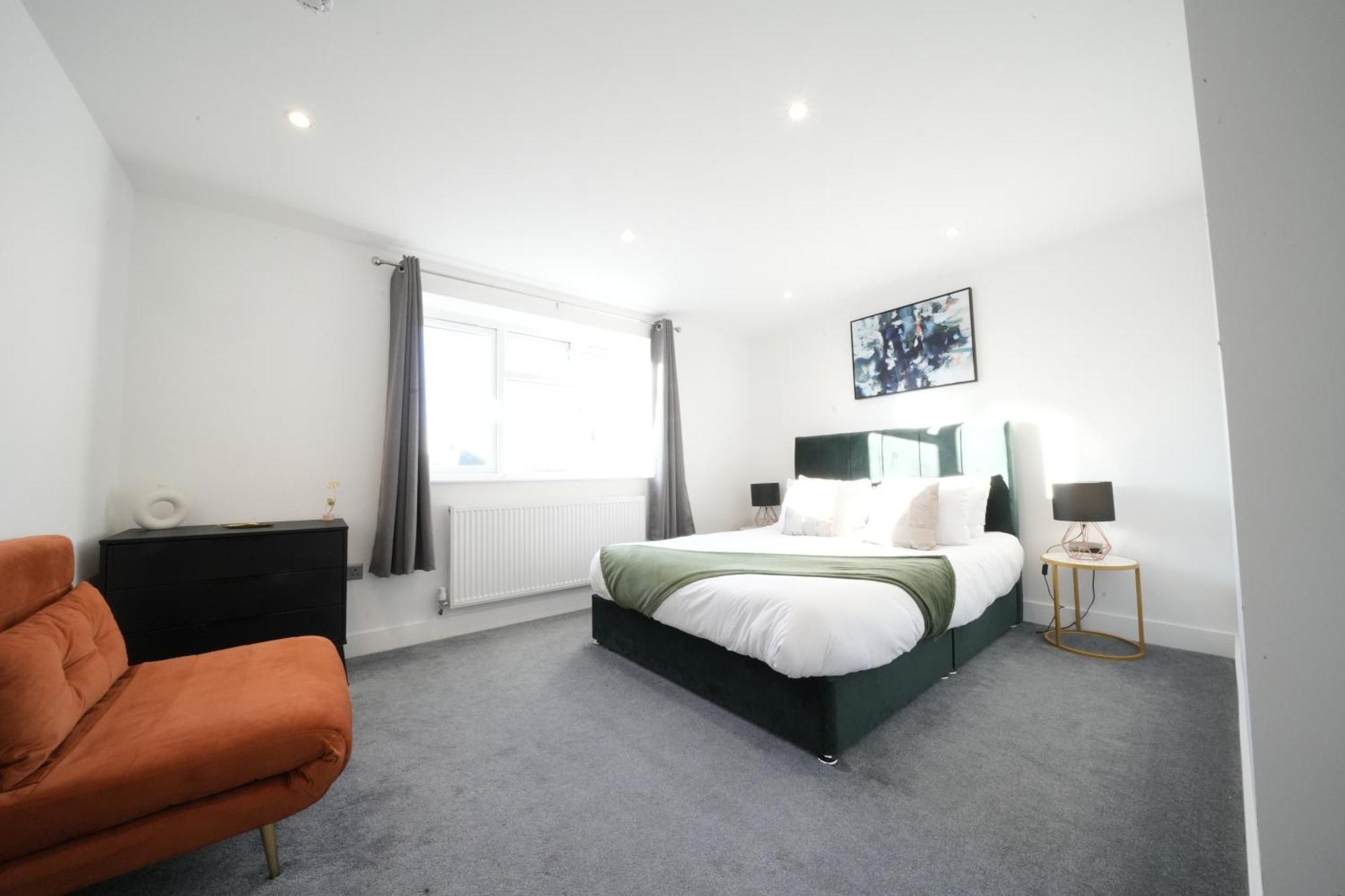 10 Min Drive To Airport - Free Parking - 15 Min Bus Ride - Ev Charge Available Apartment Stanwell Bagian luar foto